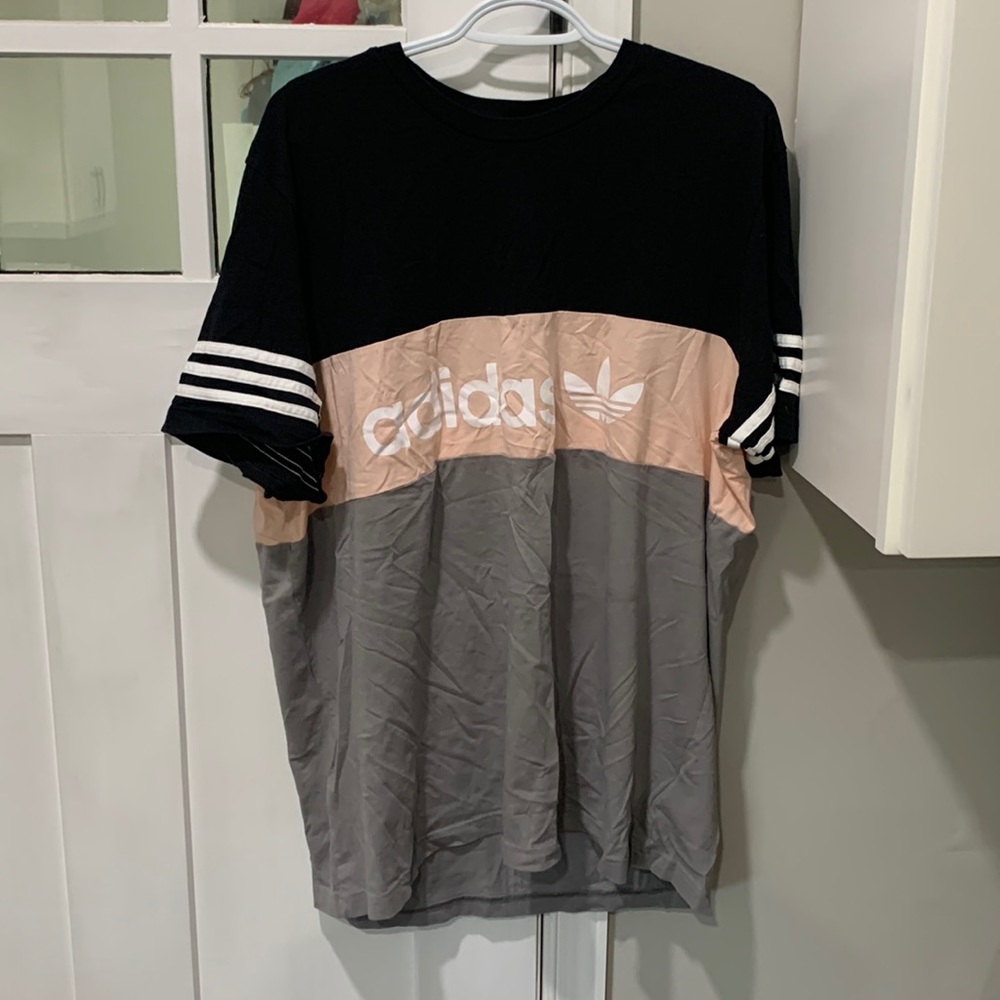 Adidas women’s t shirt, size 2XL (fits more like a L)